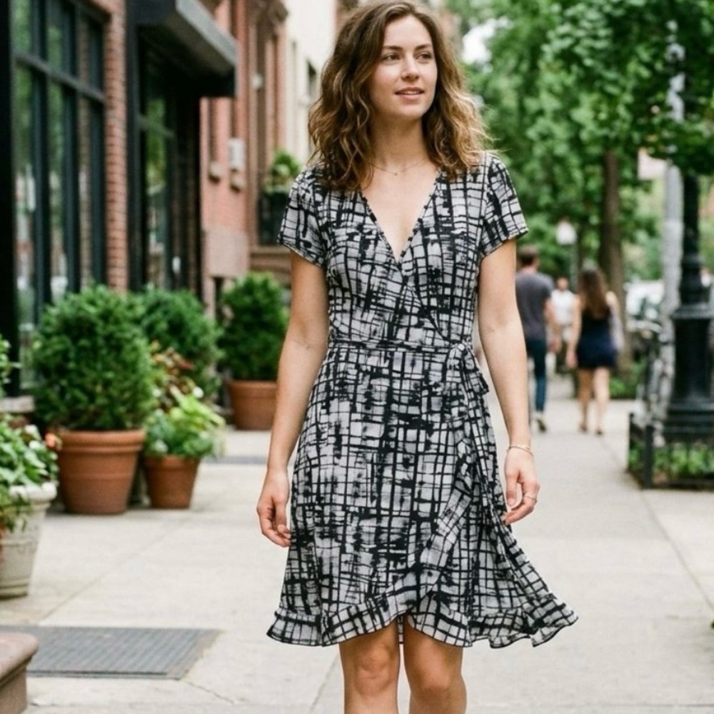 Apt. 9 Black and White Abstract Wrap Dress